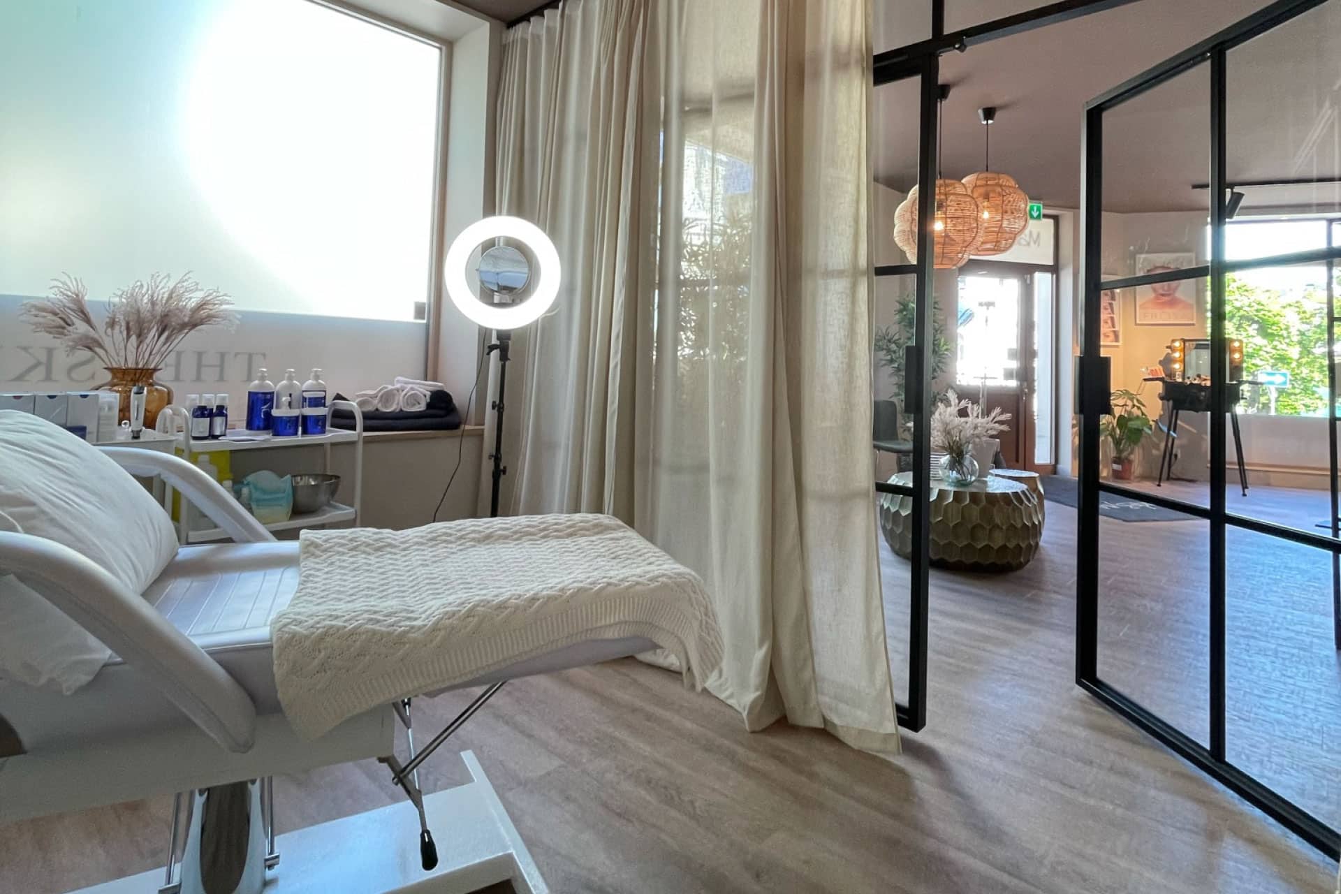 Behandlingsrom hos The Skin Medispa i Skien